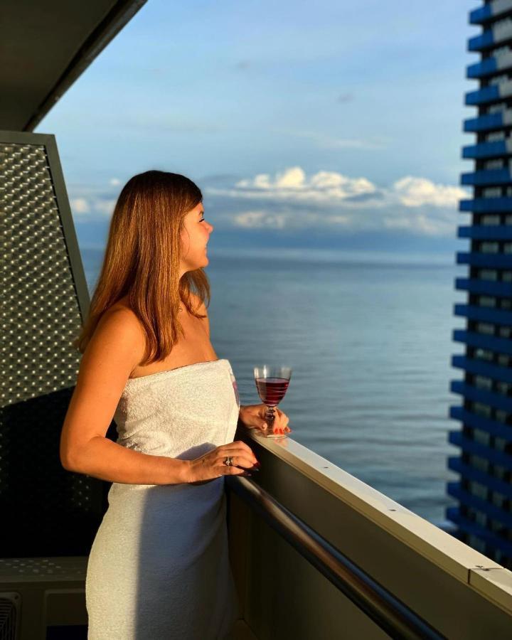 Orbi City Aparthotel Black Sea View Batumi Exterior foto